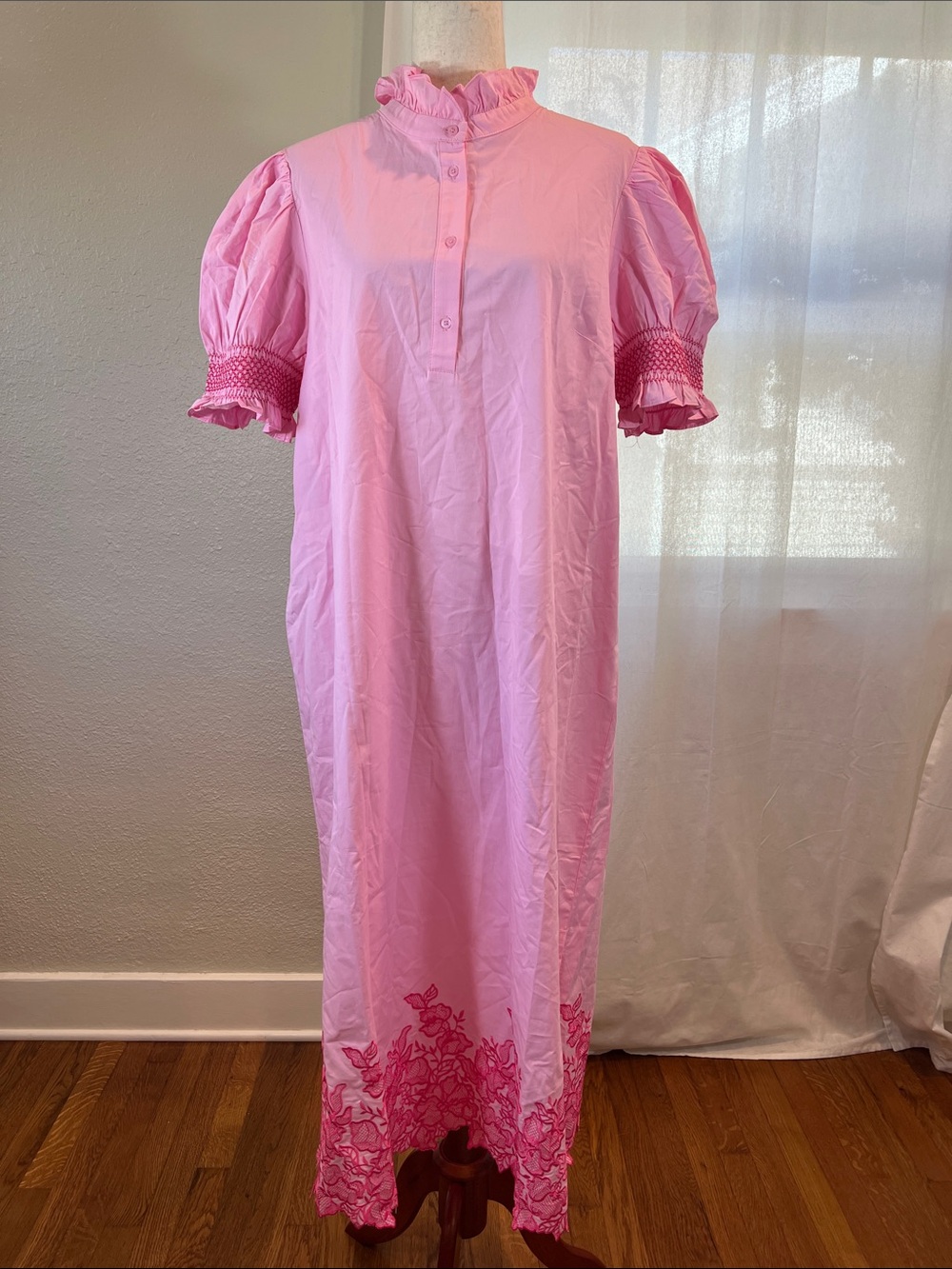 Hyacinth House Hot Pink Embroidery Eliza Midi Dress. Size XXL. NWT